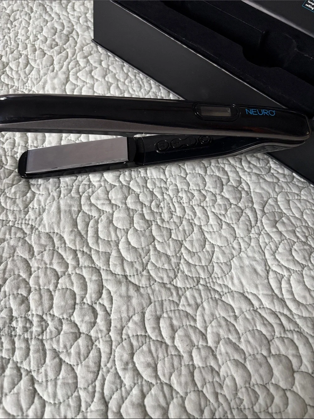 Paul Mitchell NeuroStyle Hair Straightener.